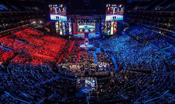 守犯规的判 守犯规的判