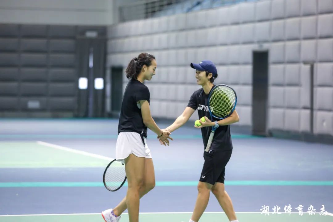 员缺席所带 员缺席所带